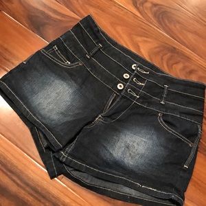 Bongo size 9 juniors denim shorts